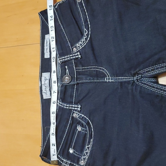 Women's Daytrip 27R skinny jeans, Perfect Like New condition π€© Dark Wash - Picture 3 of 15